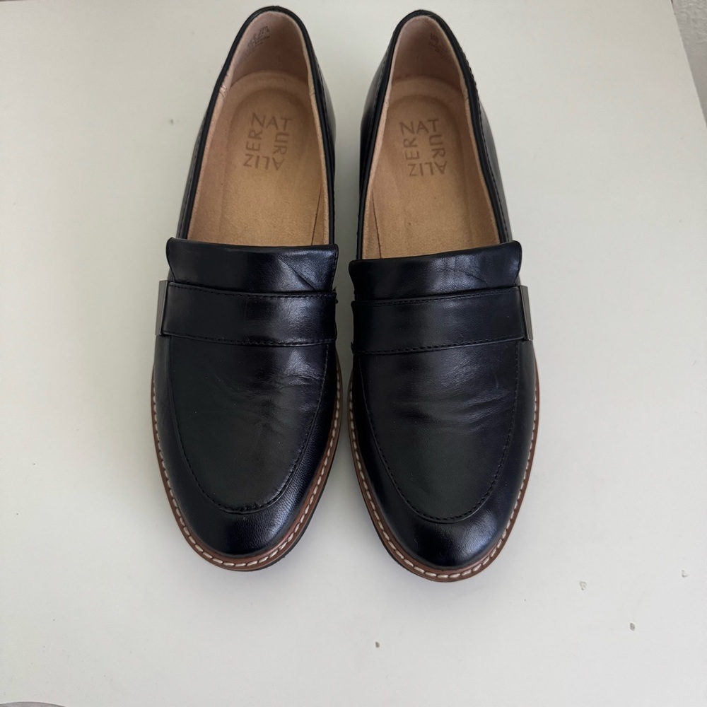 Naturalizer Black Leather Women’s Slip-On Loafers - Picture 3 of 7